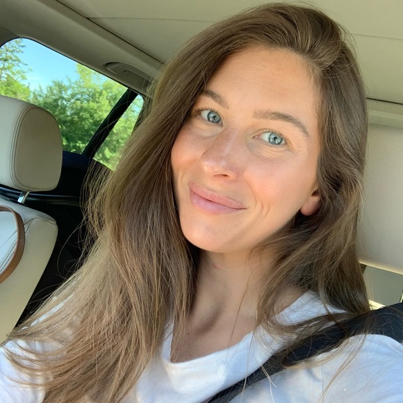 Meet your Posher, Allison - Picture 1 of 1